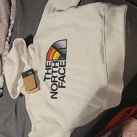NWT The North Face White Hoodie with Multicolor Pride Logo Size Medium - Picture 2 of 4